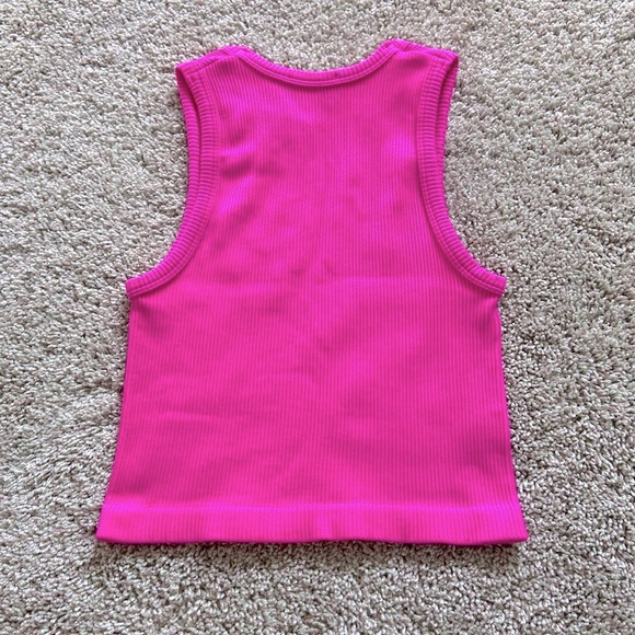 Dynamic • Hot Pink High Neck Ribbed Seamless Crop Tank - Picture 4 of 10